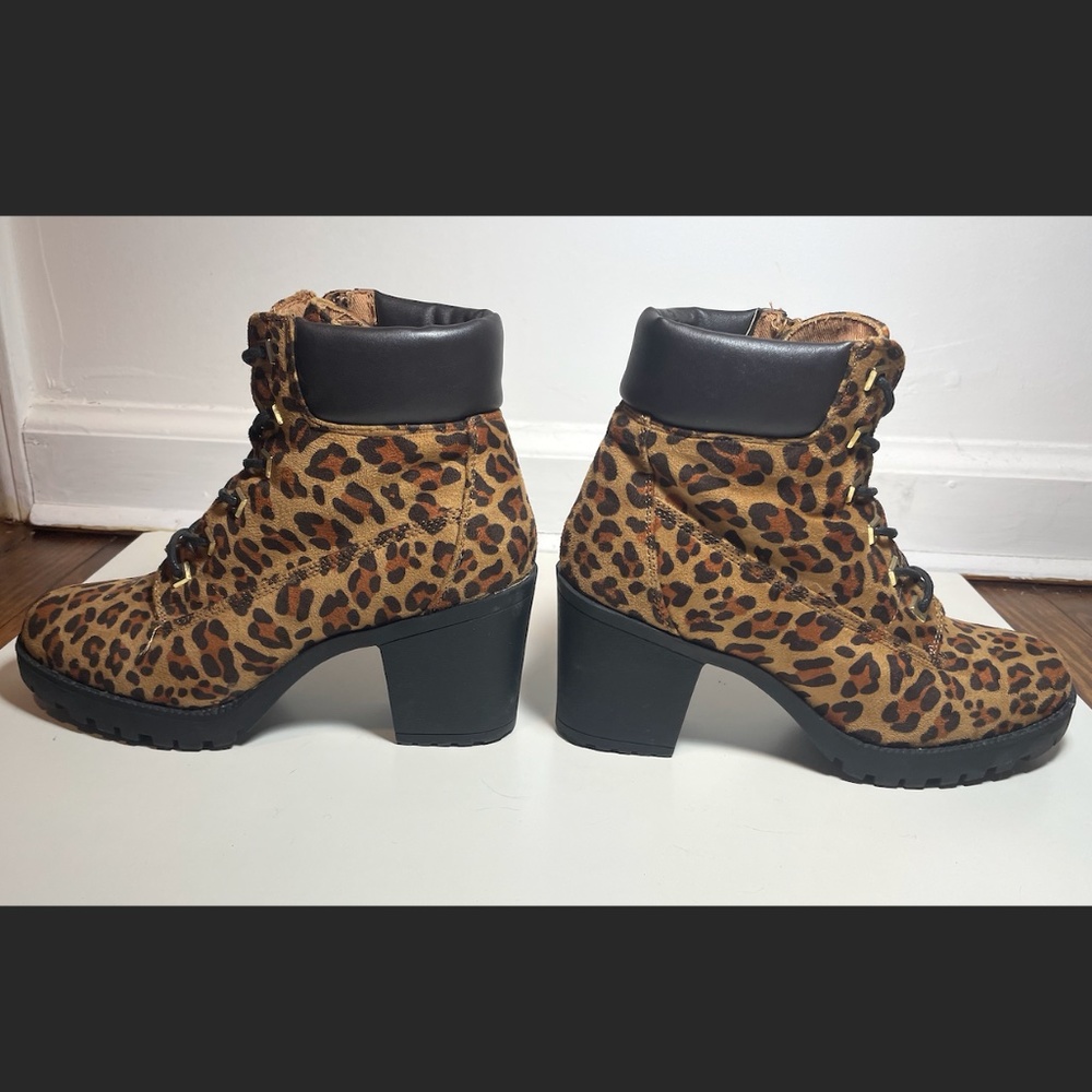 Zigi Soho Leopard Print Lace Up Boots Size 8.5